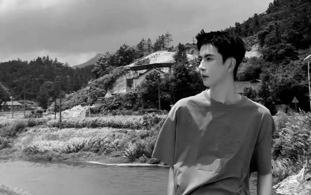 皇冠足球平台代理_请让于朦胧安息皇冠足球平台代理，别再散布谣言和阴谋论了 | 新京报快评