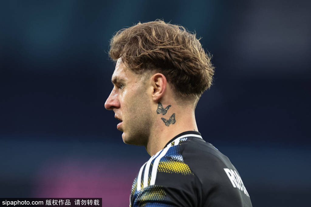 皇冠会员网址
_福登本场表现分析:数据与评分的背后