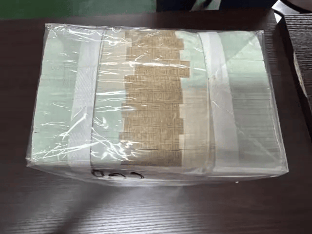 皇冠赛事
_1万多张2元面值人民币被拍卖皇冠赛事
,最终以83.16万元成交!