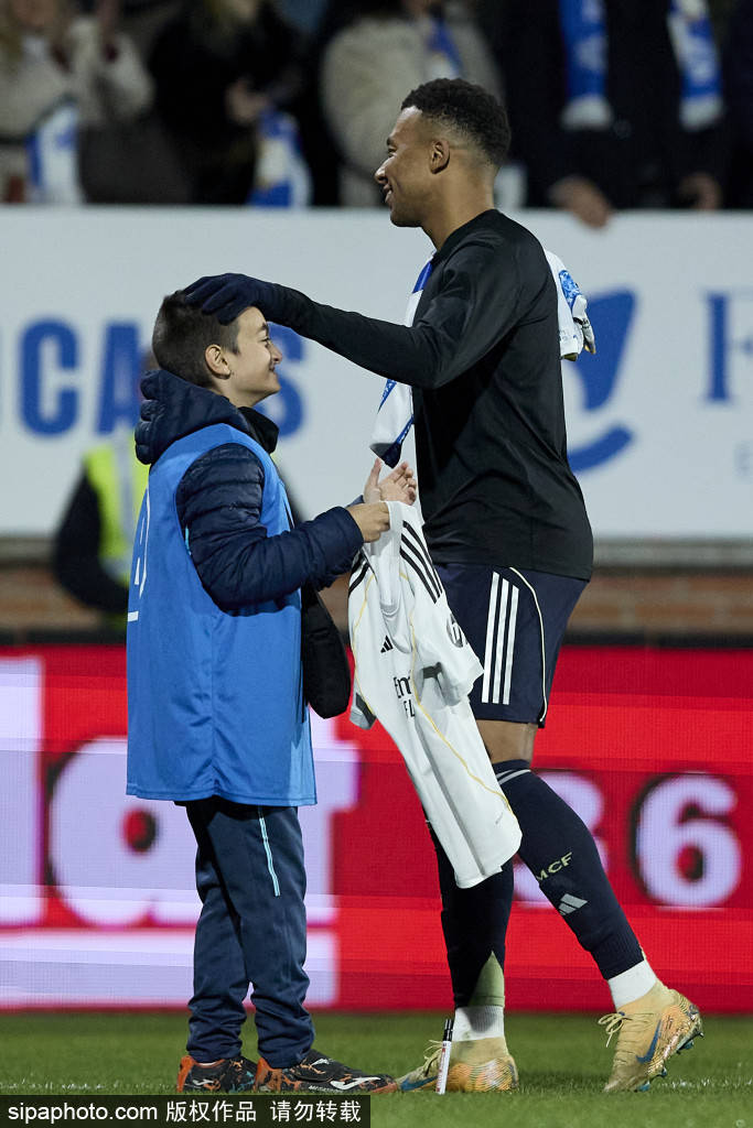 皇冠平台出租
_解说:这个世界上哪个教练能把姆巴佩和维尼修斯都伺候舒服了皇冠平台出租
?