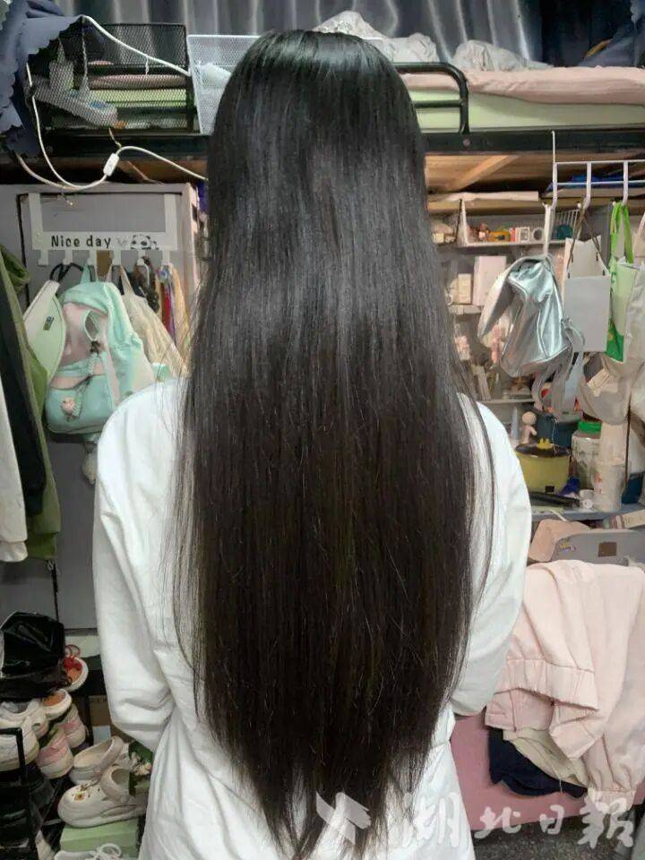 皇冠d盘
_罗雨欣(武汉女大学生)皇冠d盘
,剪掉37厘米长发!原因公开